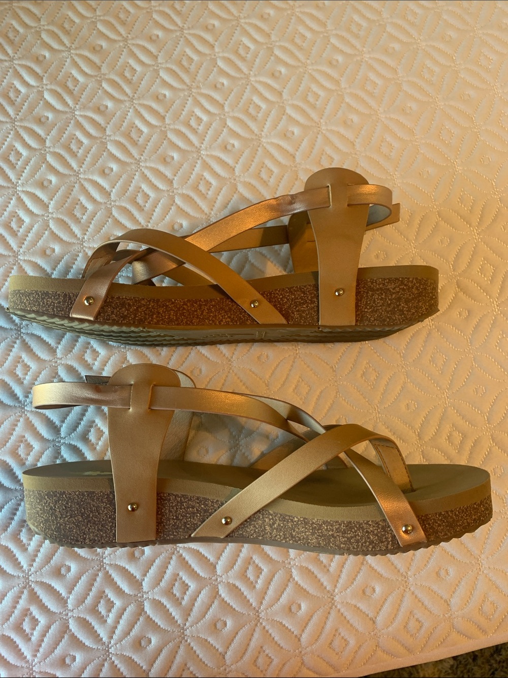 Volatile Metallic Gold Strappy Slingback Sandals size 9-M - Picture 6 of 9